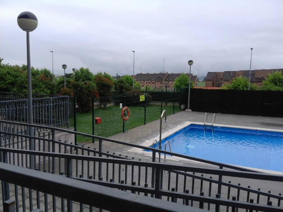 Piso Con Vistas En Urbanizacion Con Piscina Santander Exterior photo